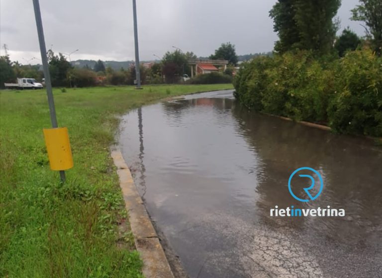 Allagata via via Maestri del Lavoro. Traffico bloccato