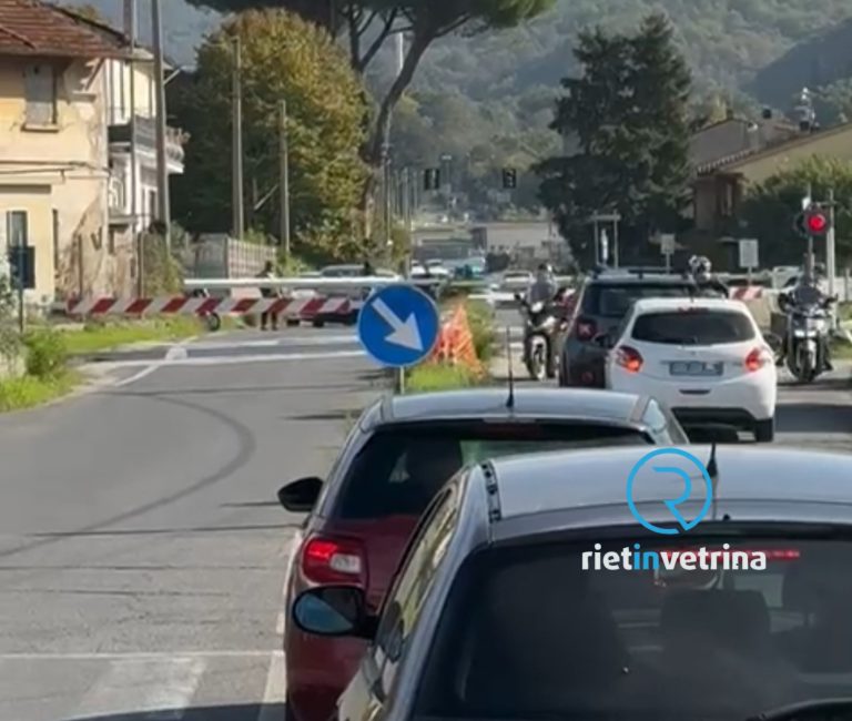 Bloccato il passaggio a livello di Villa Reatina. Rieti paralizzata