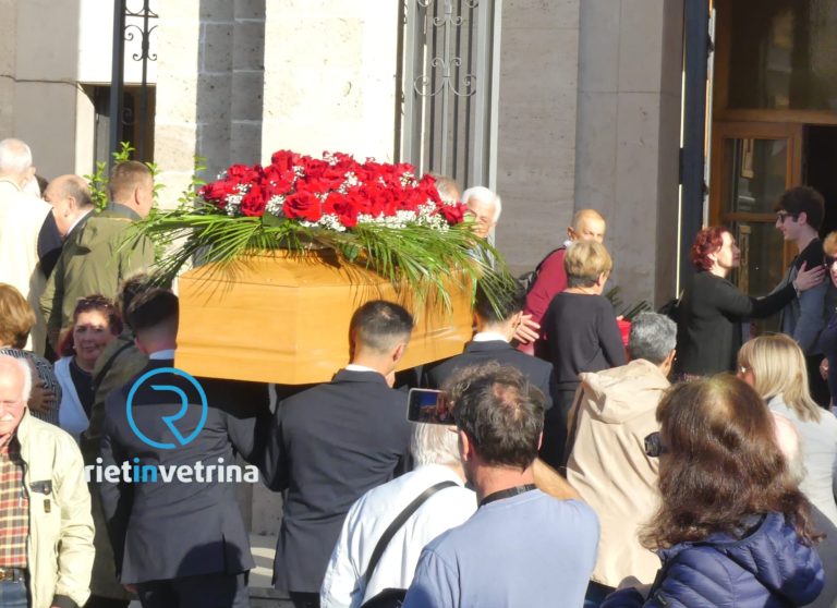 Centinaia di persone per l’ultimo saluto al Maestro Dino Morsani
