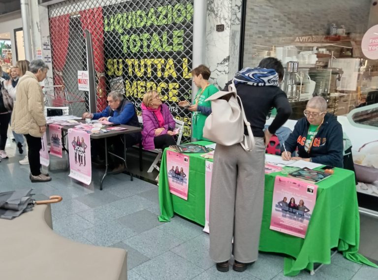 Con la LILT stamane raccolta screening mammografia, colon retto e collo dell’utero