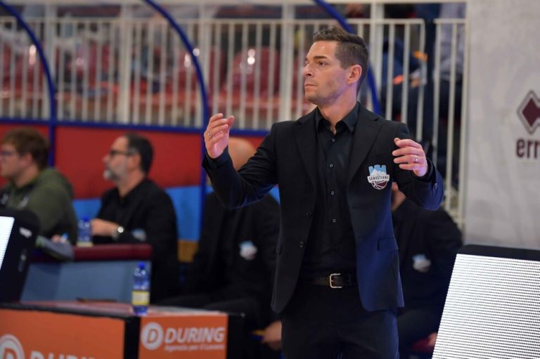 Sabato c’è Real Sebastiani – Pesaro. Coach Rossi: “Partita molto importante. Ci aspettiamo tanto pubblico”