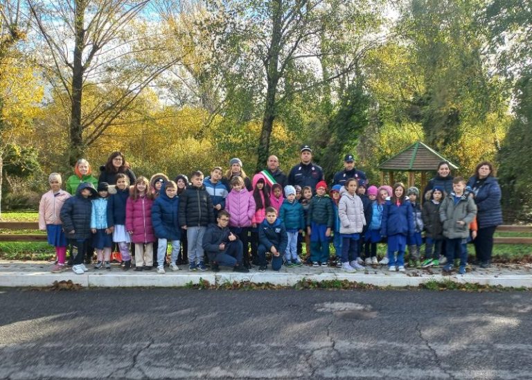 Festa dell’albero, alla Primaria di Rivodutri i bambini seminano speranza