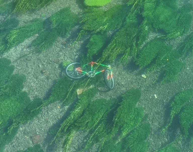 SEI TU IL REPORTER – “Una bicicletta giace sul fondo del Velino”
