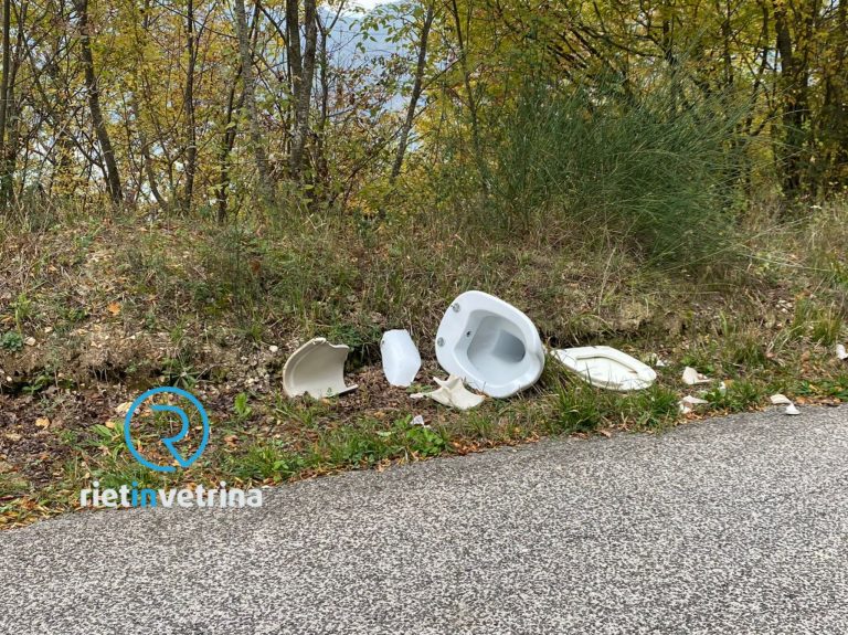 “Grazie Rietinvetrina, dopo il vostro articolo a Morini tolto il water abbandonato”
