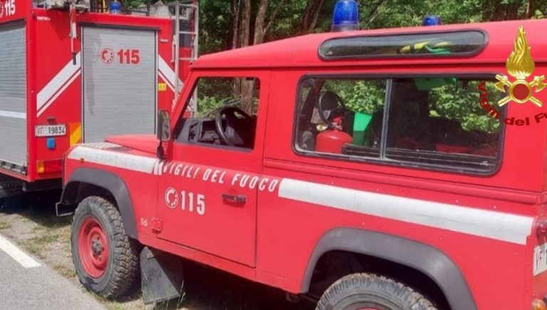 Frontale sulla Salto Cicolana. Auto distrutte e feriti al de Lellis