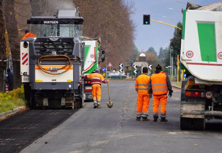 Avviati i lavori di ripavimentazione in via Manio Curio Dentato