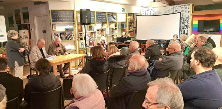 Serata partecipata alla presentazione dei libri di Lorenzetti e Petrucci