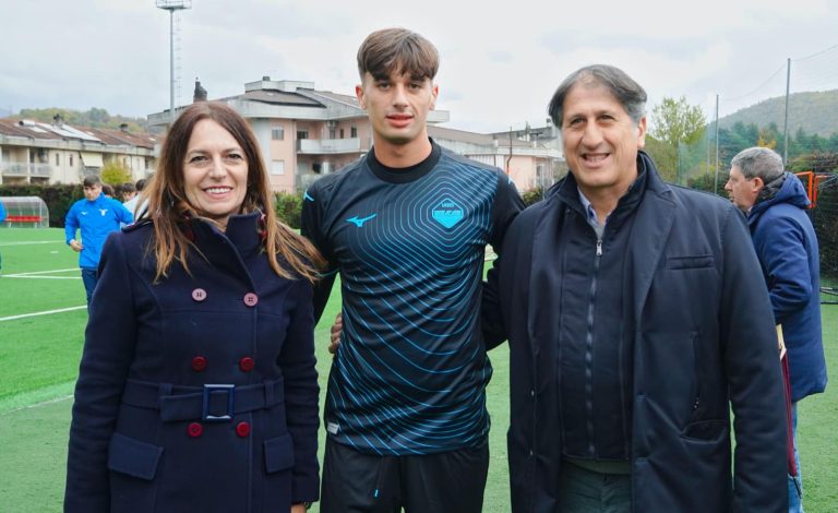 Gli assessori Mestichelli e Nobili salutano il calciatore originario del Cicolano Leonardo Di Tommaso in forza alla Lazio Primavera