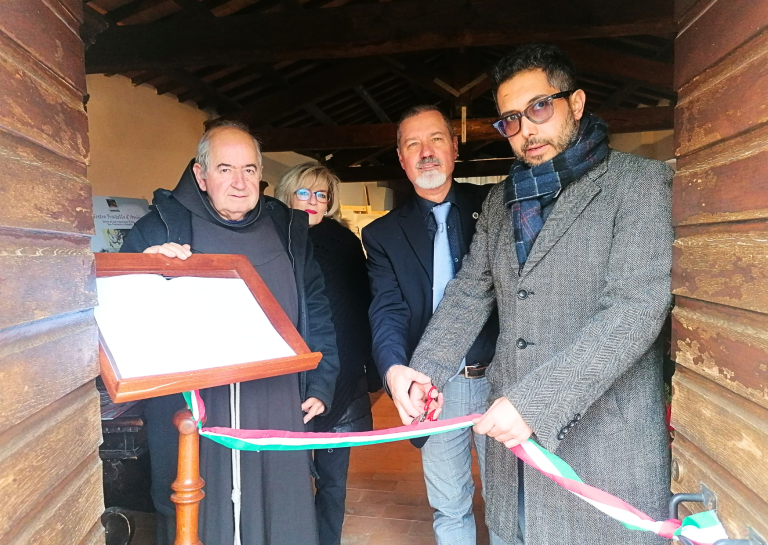 Greccio, l’inaugurazione della Mostra sulla storia di san Francesco a fumetti fa il pieno di visitatori