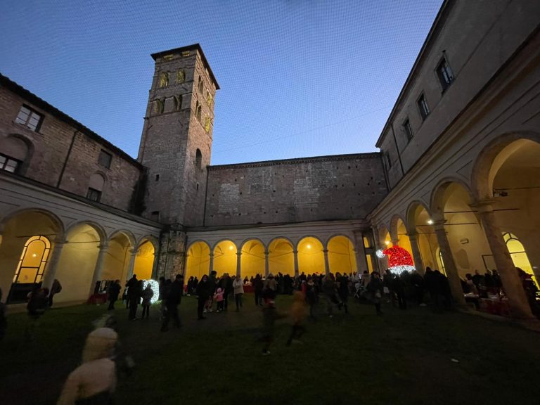 Magia al Chiostro di Sant’Agostino con i mercatini dell’Istituto Marconi-Sacchetti