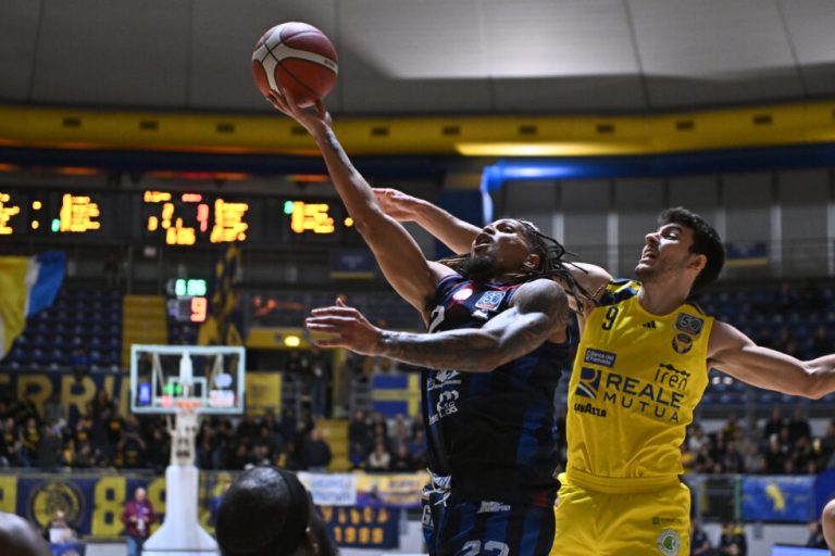 La Real Sebastiani perde ancora. Torino la spunta 74-69