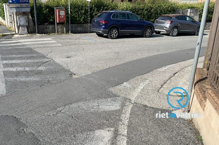 SEI TU IL REPORTER – “Forse è il caso di rinfrescare la segnaletica orizzontale in via dei Mirti evia delle Orchidee”