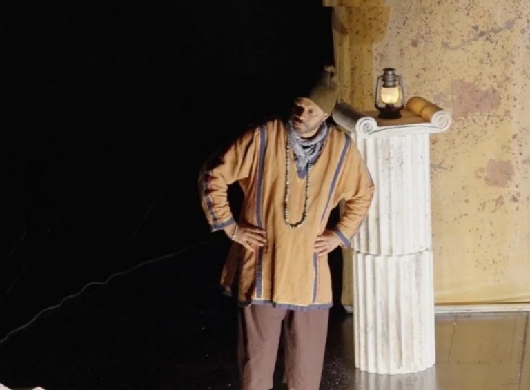 Il Teatro Comico Antico approda alla rassegna di Montopoli: l’1 dicembre “La commedia dei gemelli – I Menecmi”