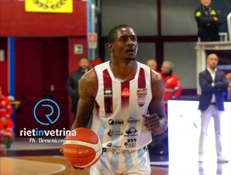 La Real Sebastiani vince contro Vigevano una partita mai in discussione. Buona la prima di Harris