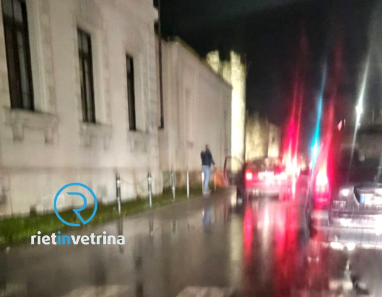 Tamponamento in viale Canali.  Coinvolte più auto