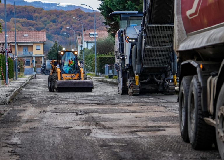 Iniziati i lavori del terzo lotto di asfalti nel quartiere Micioccoli