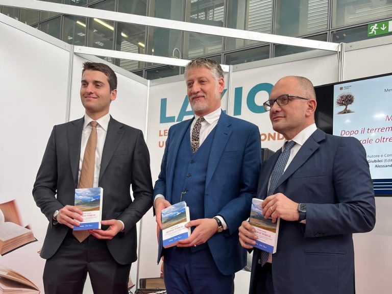 La ricostruzione post sisma 2016 diventa il libro “Mediae Terrae” di Guido Castelli
