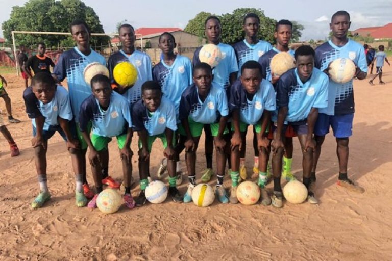 Oltre i confini del calcio per un grande gesto di solidarietà