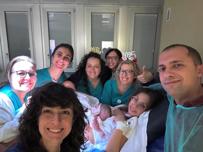 Un 2025 che nasce in rosa: quattro le bambine venute al mondo allo scoccare della mezzanotte nel Lazio