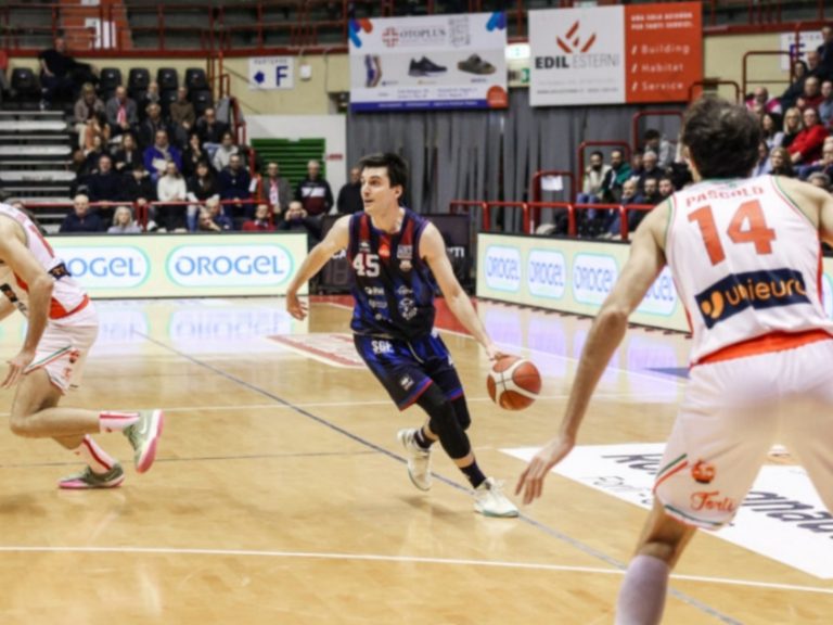 Con le unghie e i denti la Sebastiani si prende la vittoria per 64-65 a Forlì