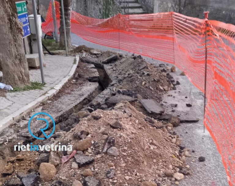 Bianchini: “Colonnina per le auto elettriche scempio per la piazza centrale di Petrella Salto”