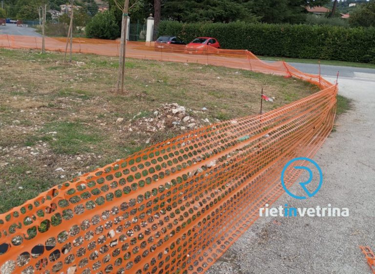 SEI TU IL REPORTER – Marco: “I paletti in ferro del cantiere dietro al PalaSojourner sono pericolosi”