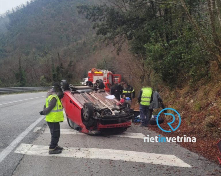 L’auto ribaltatasi sulla Salaria km60. Forze dell’Ordine al lavoro per ricostruire la dinamica