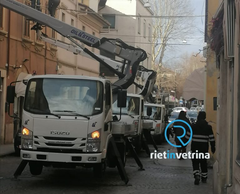 SEI TU IL REPORTER – Carlo: “Non si può bloccare via Cintia alle ore 14:30 per togliere le luminarie!”
