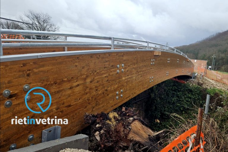 Terminata l’installazione della passerella su Ponte Canera. Riaperta la SP45