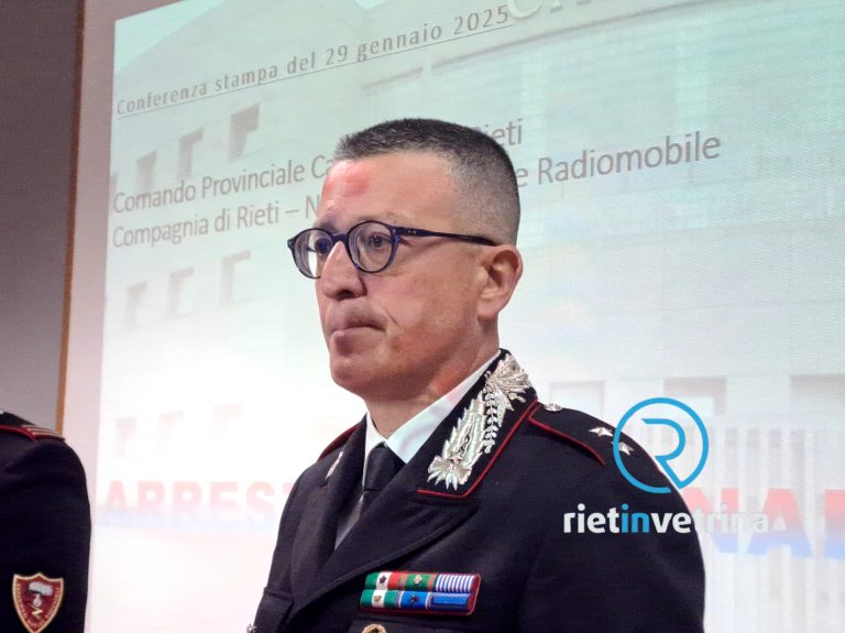 ►VIDEO – Il comandante Sivoccia racconta l’arresto dello spacciatore extracomunitario trovato con 5.000 euro e droga