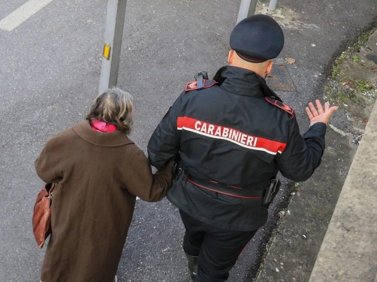 Napoletani truffano 92enne rubandole 70mila euro di oro che la signora teneva in casa