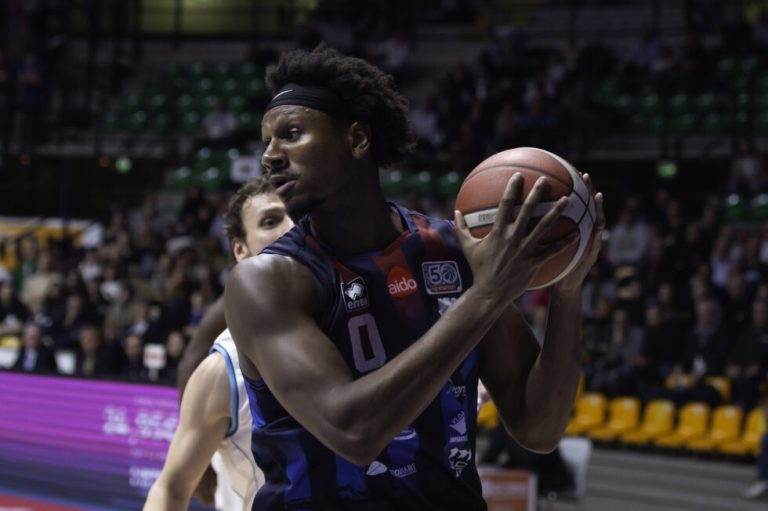 Vittoria in trasferta per la Real Sebastiani Rieti in quel di Cantù