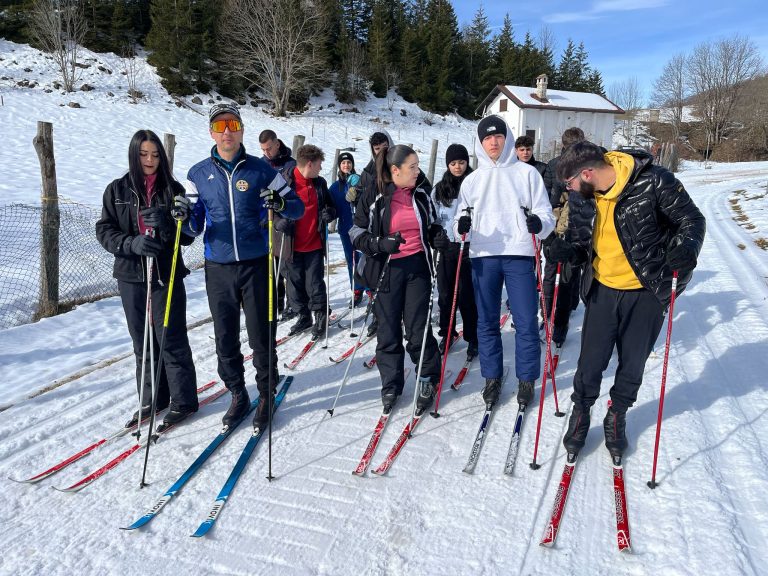 Una giornata indimenticabile sulle piste da sci con i ragazzi dell’Alberghiero