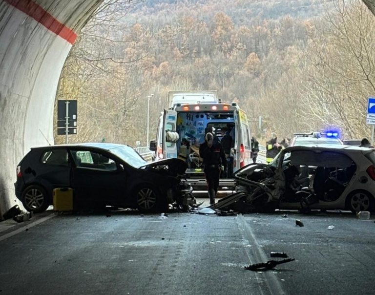 Mørta una persona sulla Salto Cicolana dopo frontalė