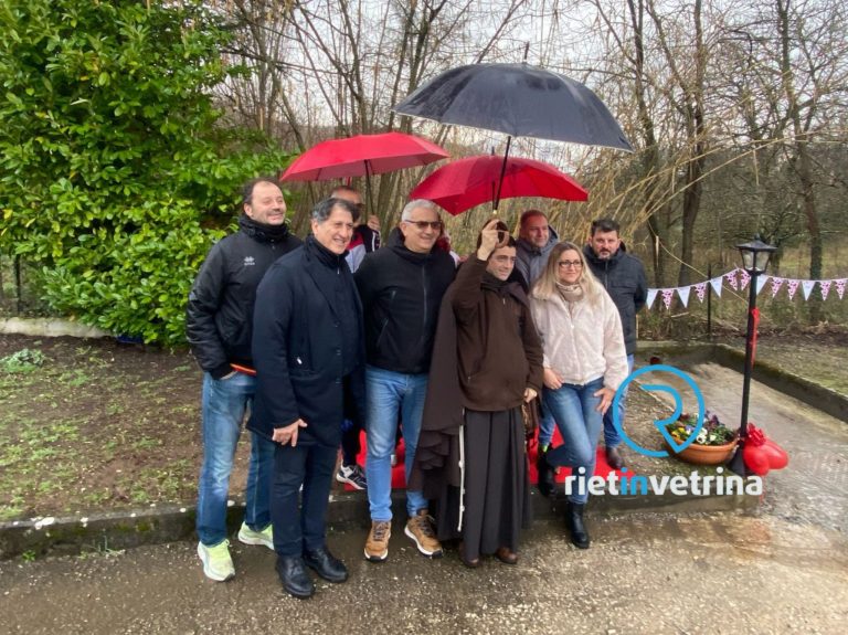Inaugurata a San Vincenzo la Panchina dell’Amore