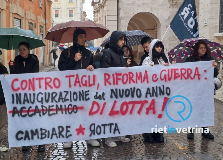 Controvento scende in presidio contro i tagli ai fondi per l’Università pubblica e la ricerca