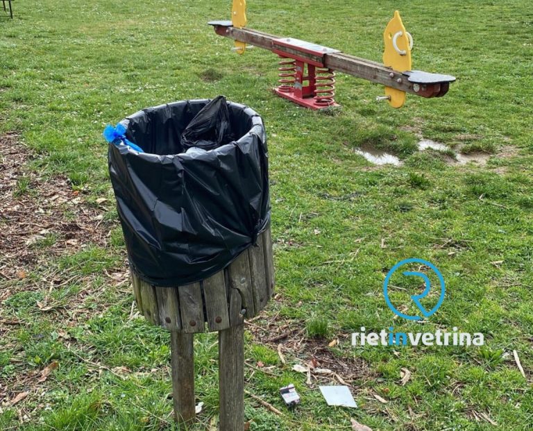 SEI TU IL REPORTER – “Nel Parco Croce Rossa di Rieti non ci sono più cestini per i rifiuti”