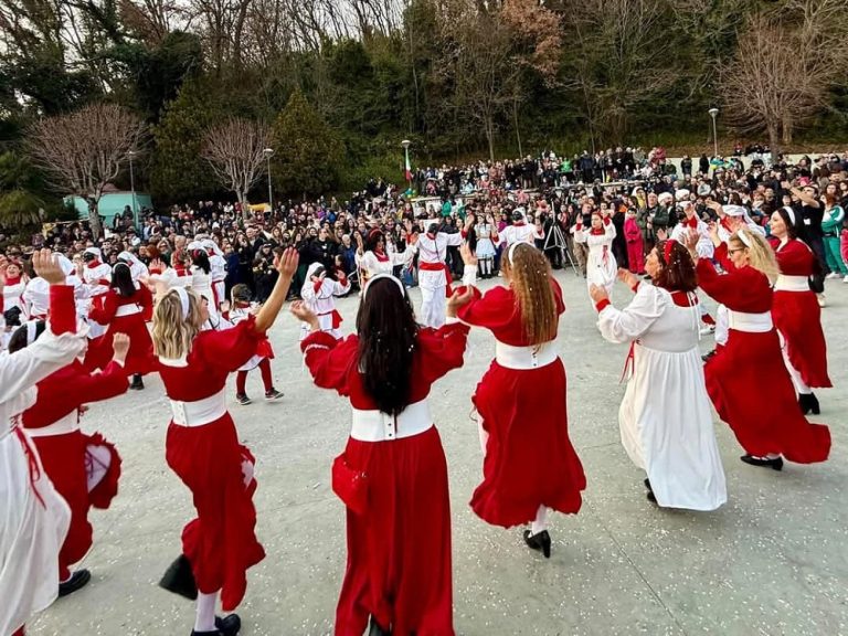 Domenica 8 febbraio il Carnevale Talocciano torna a Fara in Sabina: una tradizione che unisce il territorio