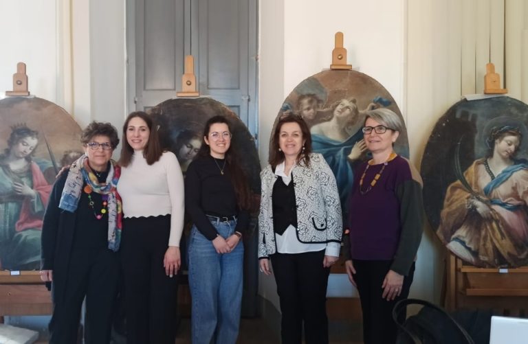 Sopralluogo al laboratorio Università della Tuscia che sta restaurando i quattro ovali della Chiesa di San Benedetto