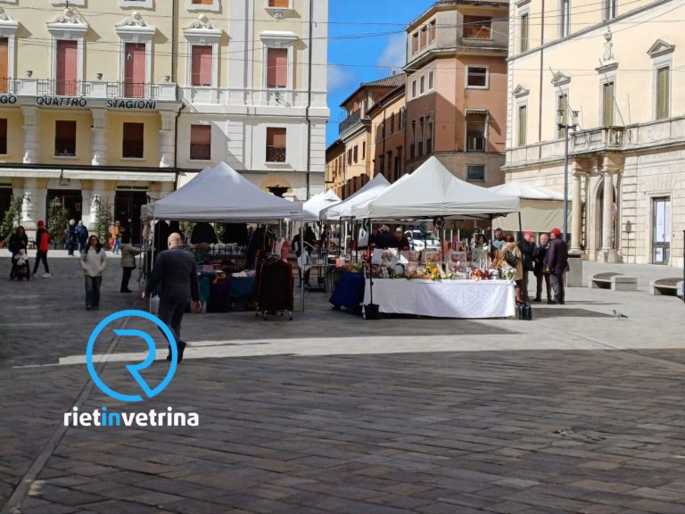 Il Mercatino dell’Antiquariato è in piazza Vittorio Emanuele II a Rieti