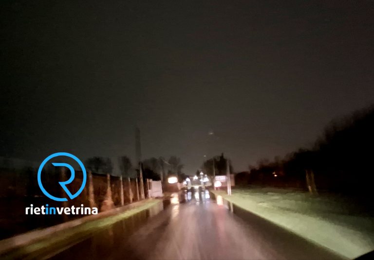 SEI TU IL REPORTER – “Via Loreto Mattei dopo il sottopasso è completamente al buio”