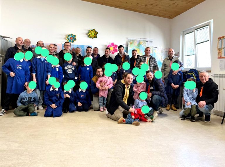 A scuola con papà per festeggiarlo. L’iniziativa di Primaria e Infanzia di Grotti