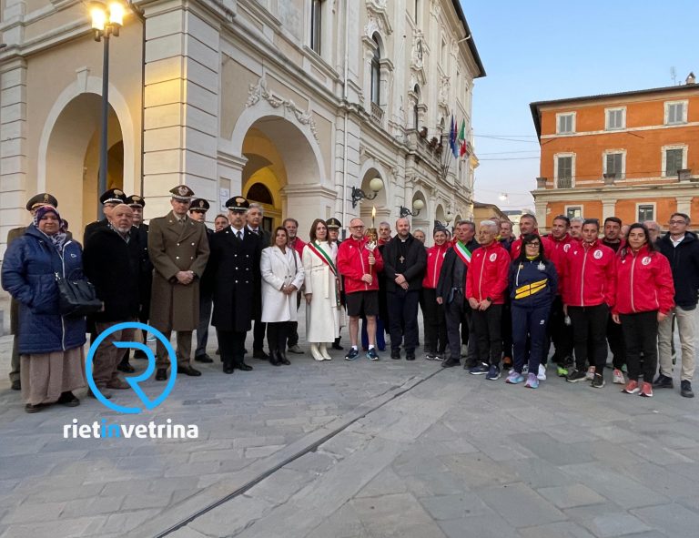 Giunta a Rieti la Fiaccola Benedettina Pro Pace et Europa Una – LE FOTO