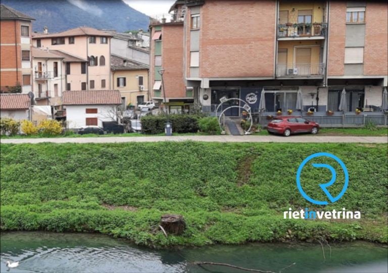 SEI TU IL REPORTER – “Ancora posteggi selvaggi, anche lungo il Velino in zona pedonale”