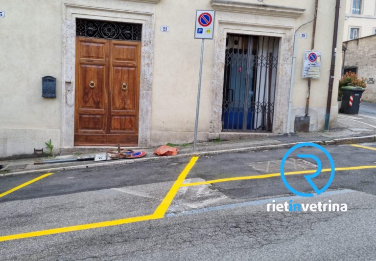 SEI TU IL REPORTER – “Nel centro storico di Rieti invece di aiutare i commercianti si aiutano le Poste. Nuovi posteggi per loro!”