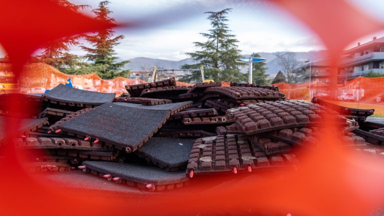 Volontariato Civico, la Coop Sociale Clarissa sistemerà l’area giochi antistante la scuola Cirese