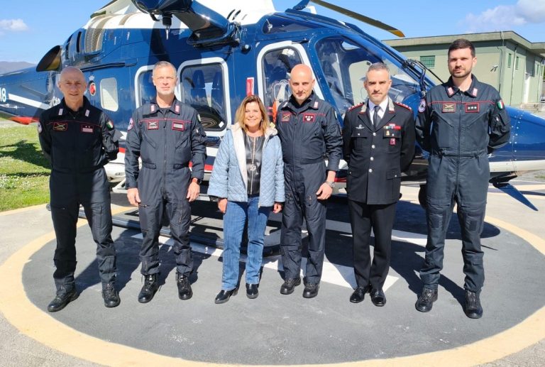 Il Prefetto di Rieti S.E. Pinuccia Niglio in volo con i Carabinieri per monitorare il territorio – LE FOTO