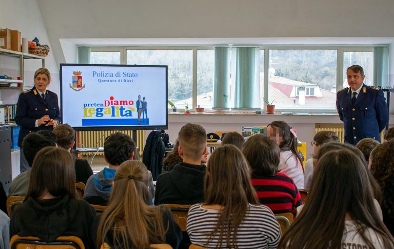 La Polizia di Stato nelle scuole della provincia di Rieti con il progetto “PretenDiamo Legalità”
