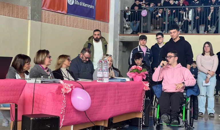 All’IIS Aldo Moro di Passo Corese incontro sul bullismo con Teresa Manes autrice del libro “Andrea, oltre il pantalone rosa”