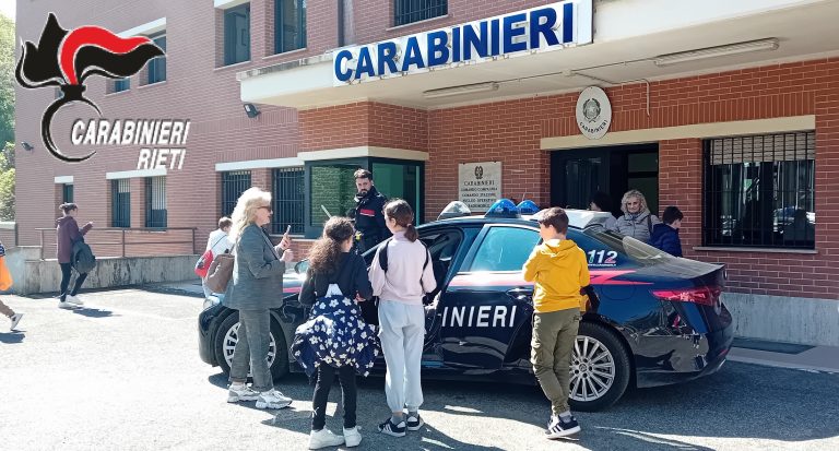 Gli studenti del Forum Novum visitanola Caserma Carabinieri di Poggio Mirteto